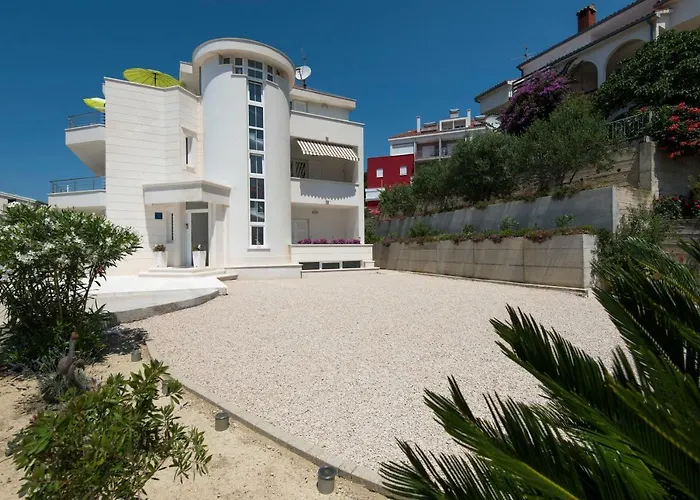 Apartments Bila Villa